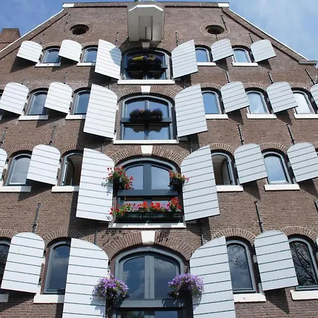 Hip & Stylish Apartment In Center, Near Trainstation, 15 Min Walk-3
